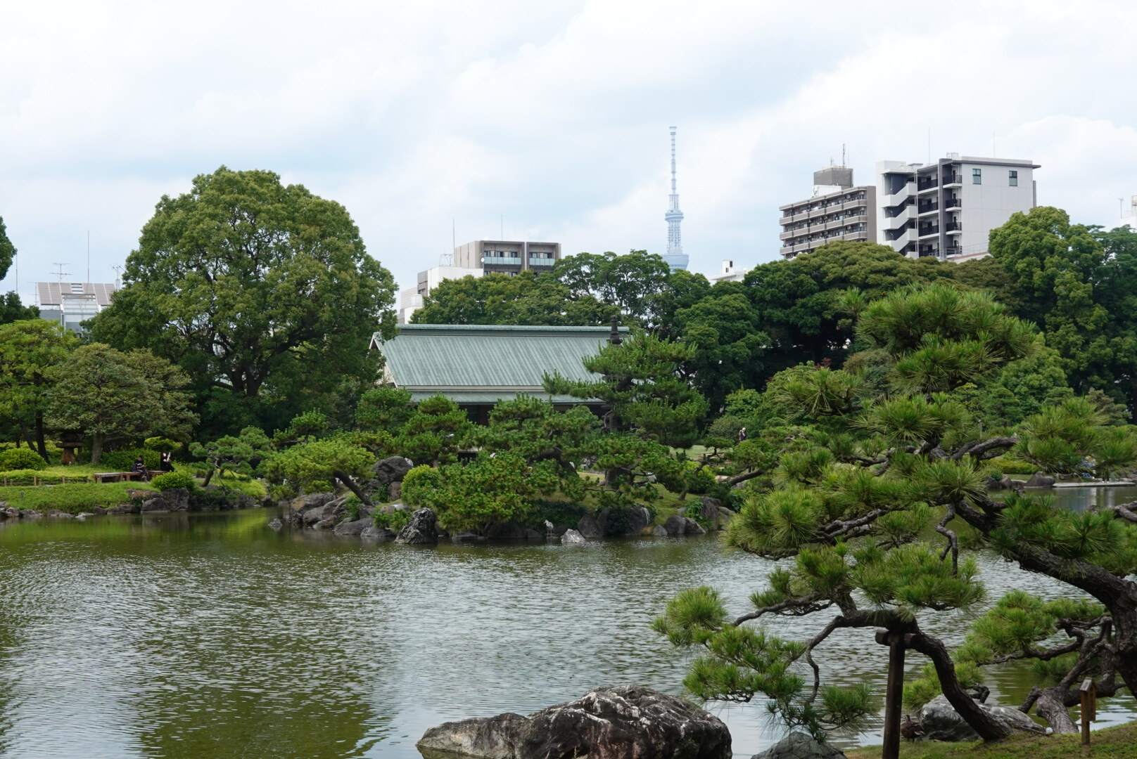 The pavilion and pond at Kiyosumi Garden in Tokyo
