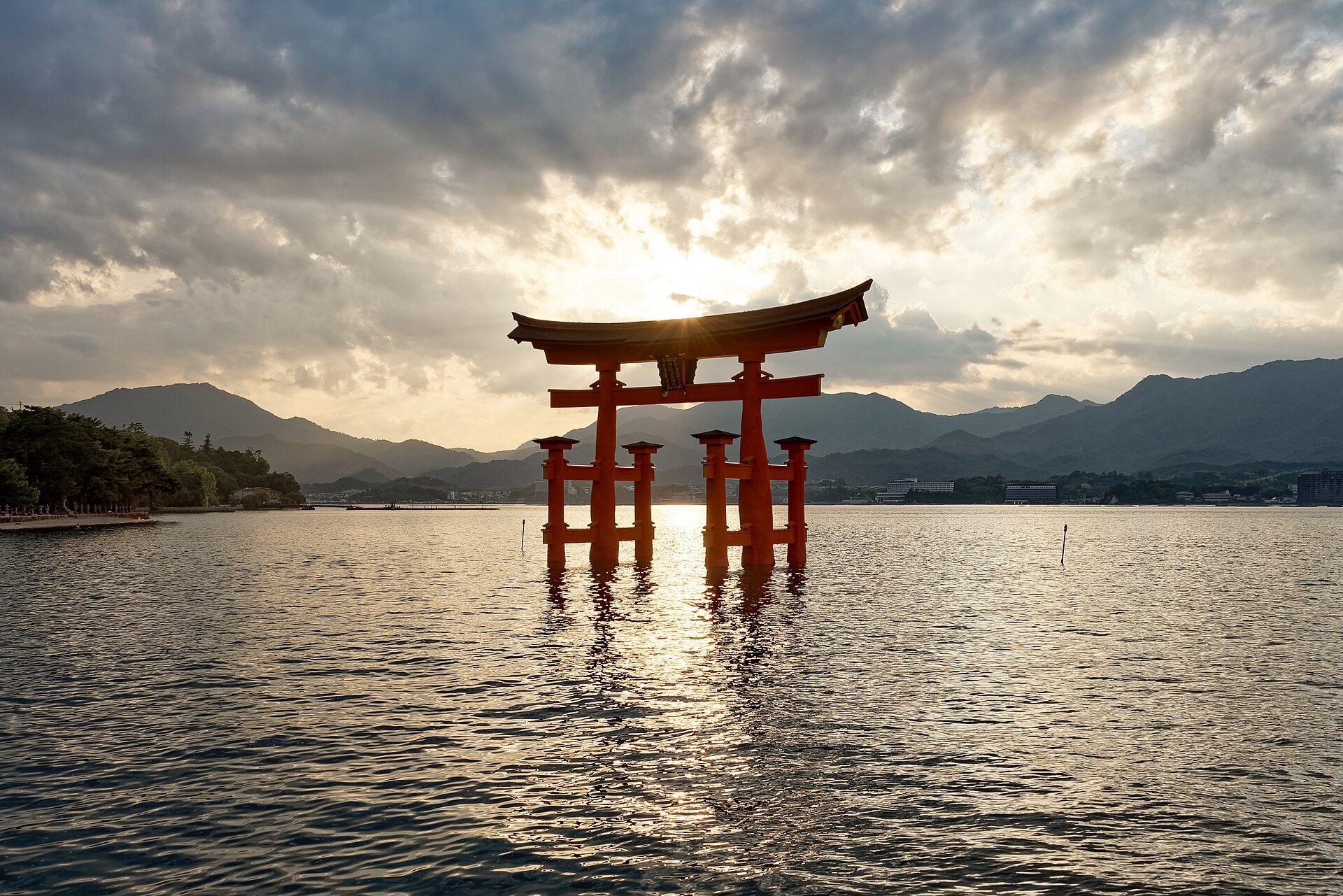 Itsukushima Shrine floating torii gate at Miyajima