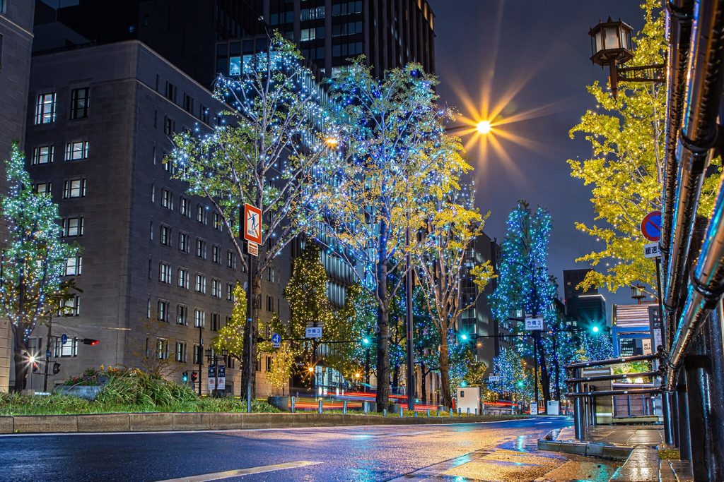 Ginkgo trees lit up for the Midosuji Illumination at Imabashi 3-chome, Osaka Ginkgo trees lit up for the Midosuji Illumination at Imabashi 3-chome, Osaka