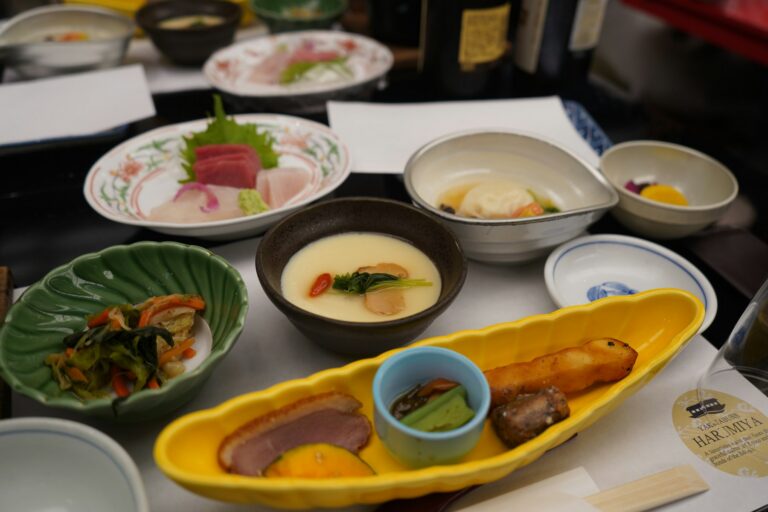 Kaiseki Tokyo: a multi-course meal of small seasonal dishes