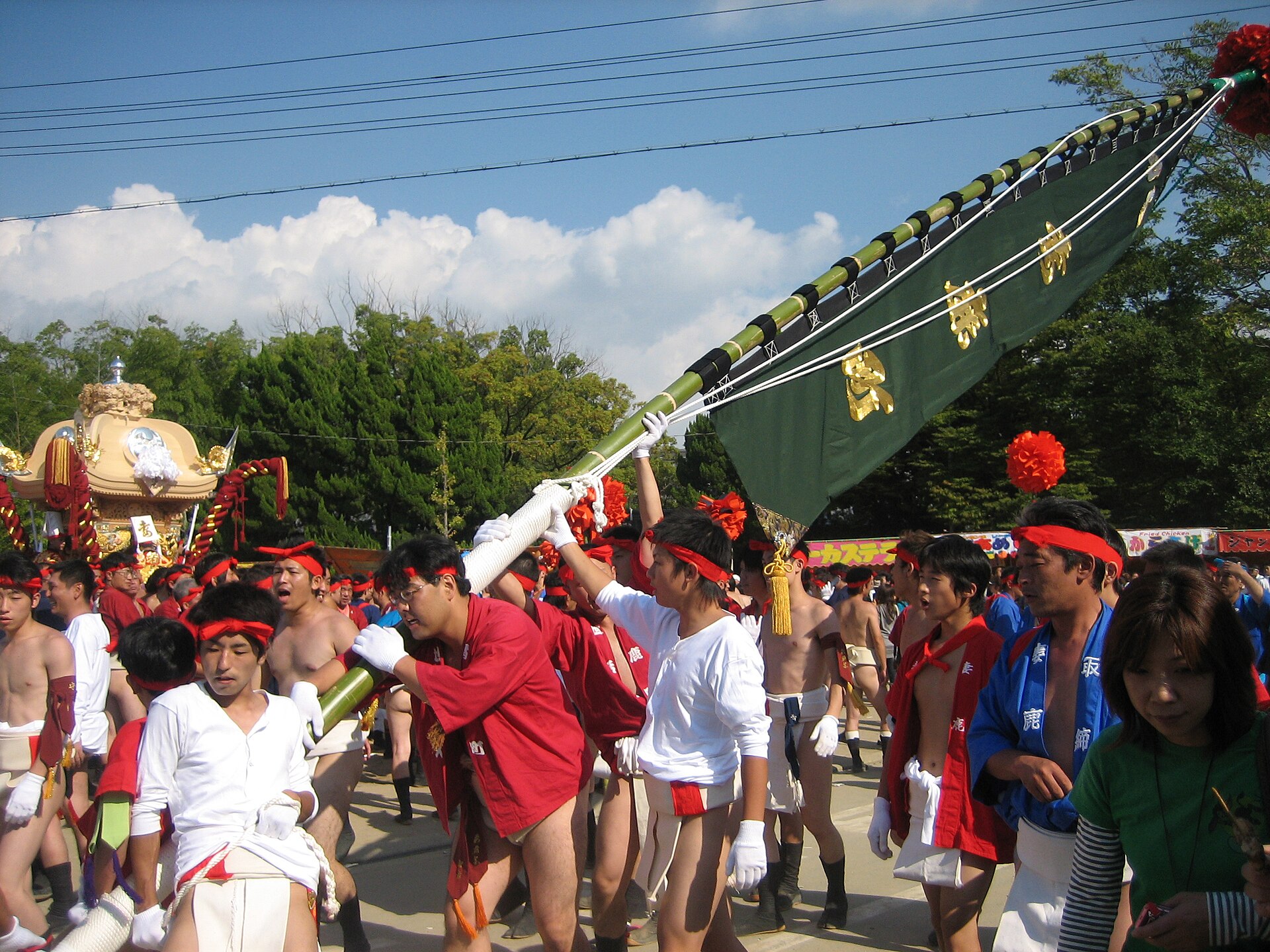 Crowds at the Nada no Kenka Matsuri