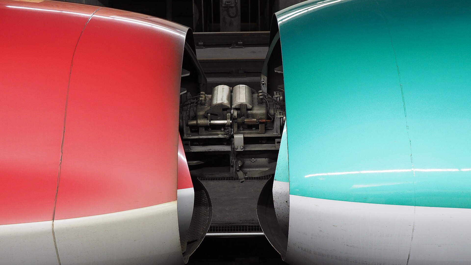 E5 Hayabusa and E6 Komachi Shinkansen coupled together