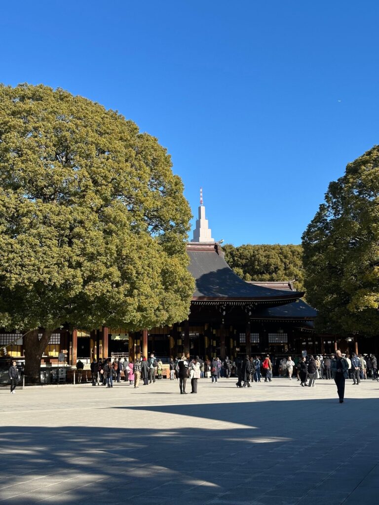 Hatsumode Tokyo 2027: crowds visiting Meiji Jingu shrine